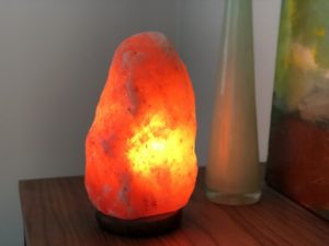 2-3 kg håndlagd saltlampe fra Himalaya